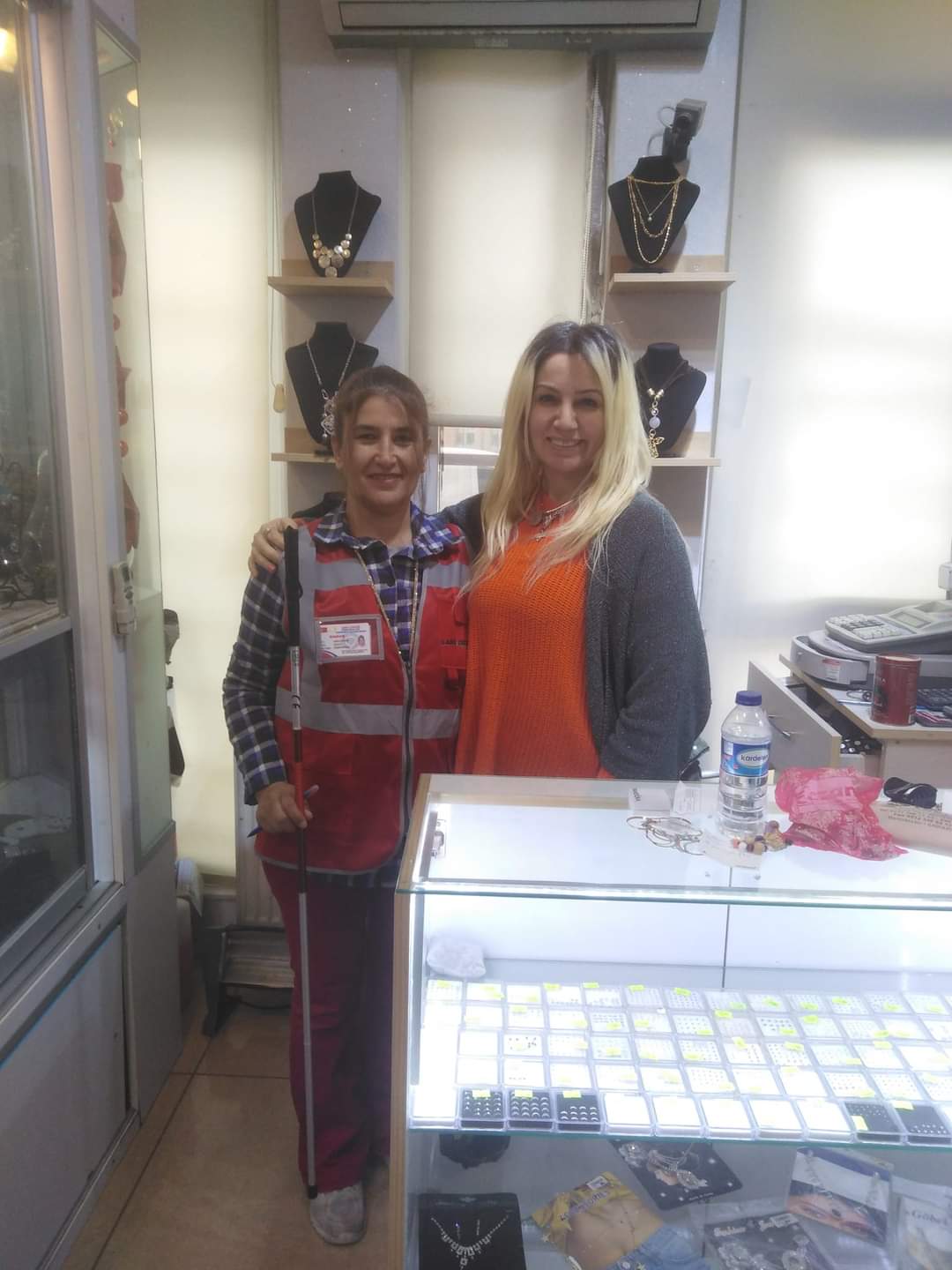You are currently viewing Meltem özsöz hanfendi,ye destekllerinden dolayı çok teşektür ediyoruz bir umut da sen ol